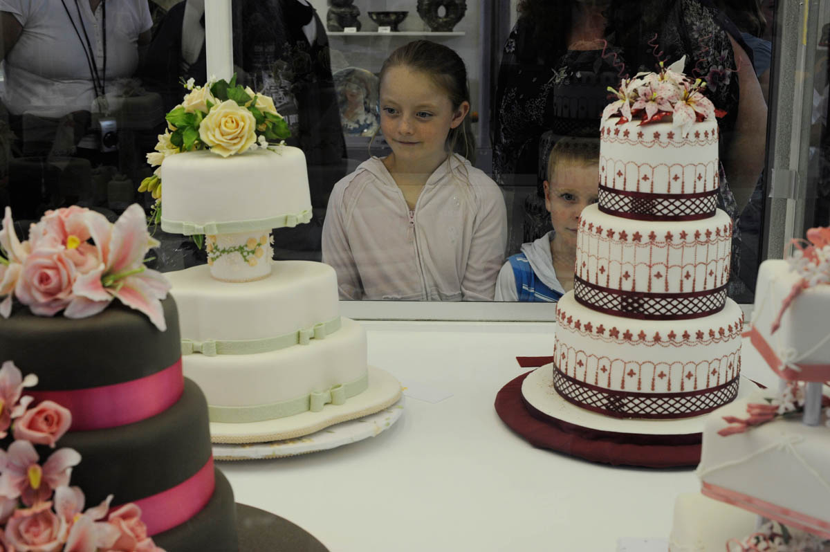 Wedding cake exhibits